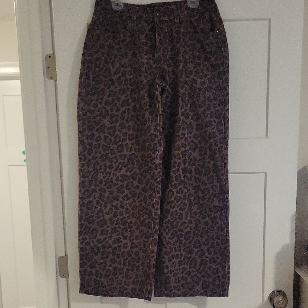 Leopard Print Low-Rise Baggy Jeans